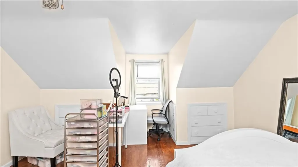 20 Manor Road Cranston RI 02920