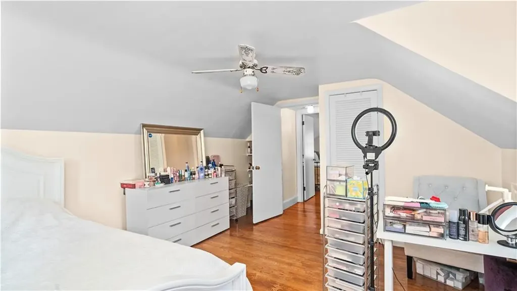 20 Manor Road Cranston RI 02920