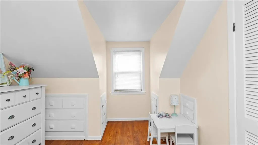 20 Manor Road Cranston RI 02920