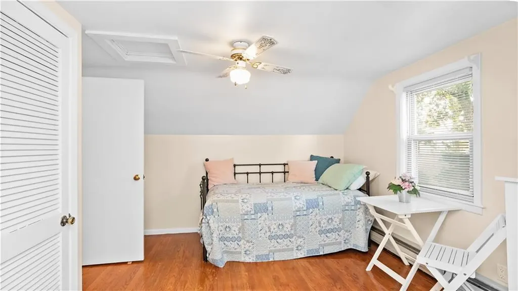 20 Manor Road Cranston RI 02920