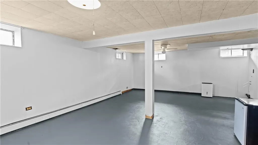 20 Manor Road Cranston RI 02920