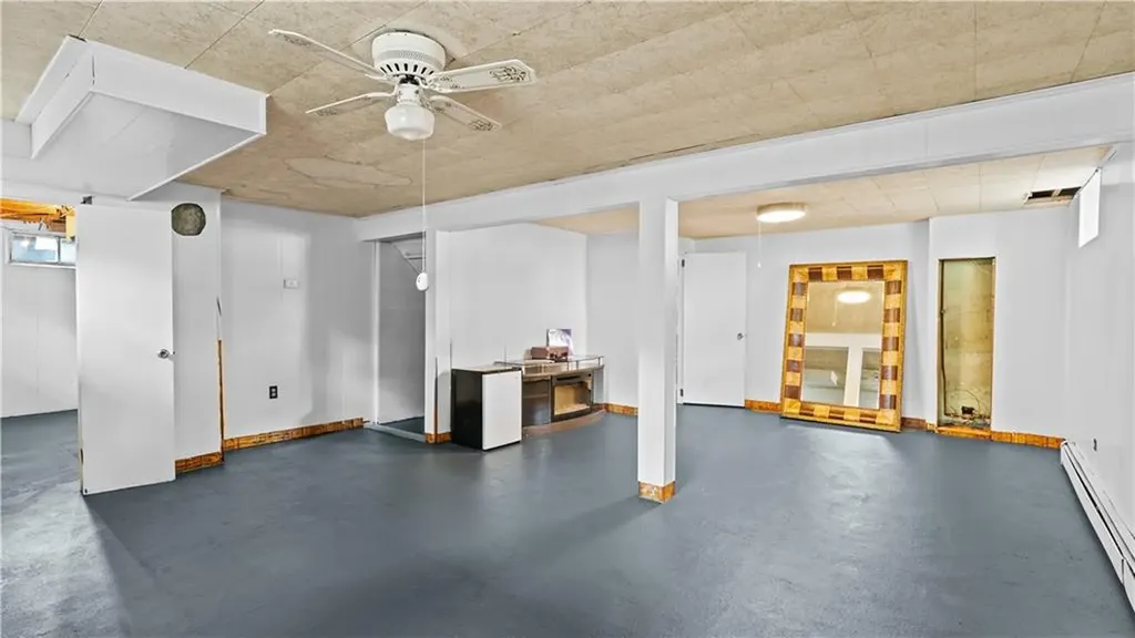 20 Manor Road Cranston RI 02920