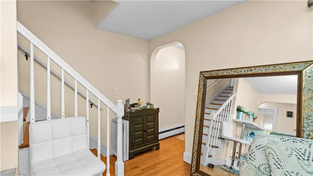 20 Manor Road Cranston RI 02920
