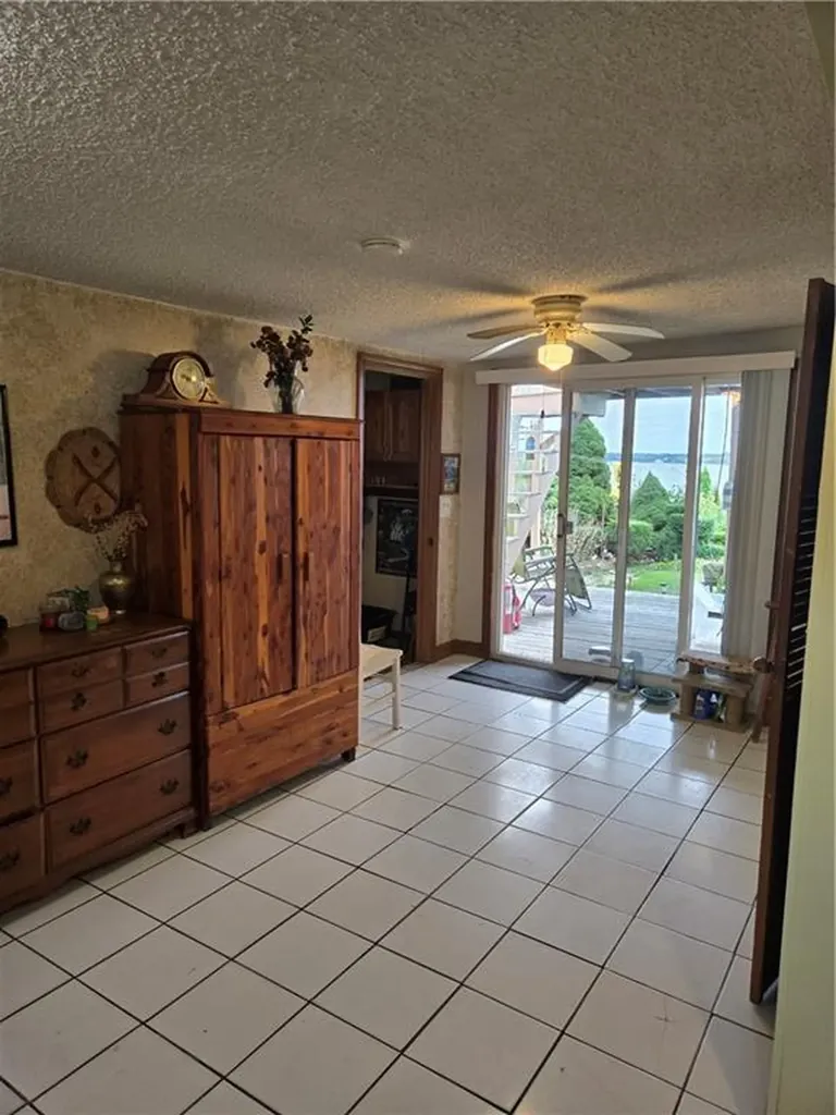 41 White Avenue East Providence RI 02915