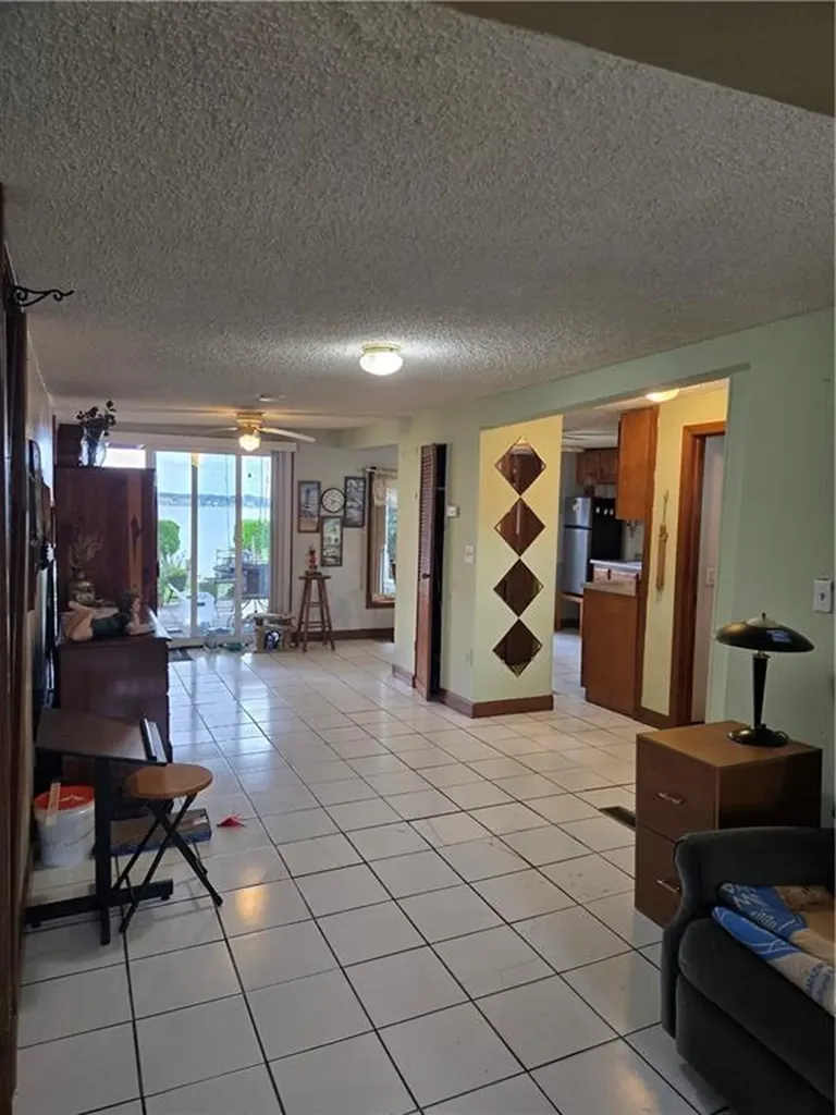 41 White Avenue East Providence RI 02915