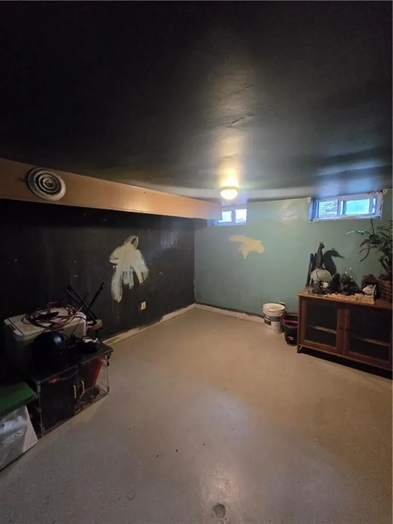 41 White Avenue East Providence RI 02915