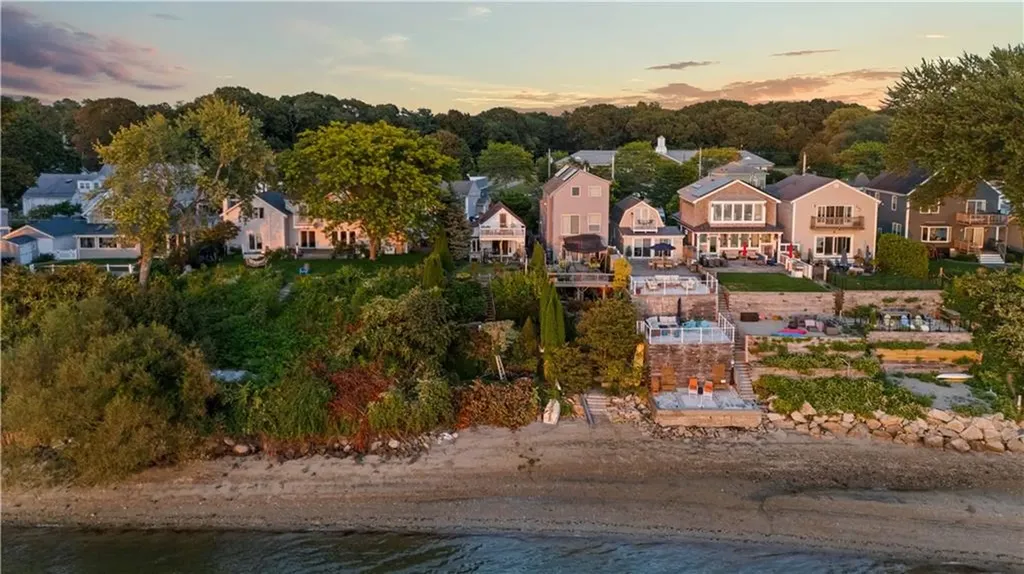 41 White Avenue East Providence RI 02915