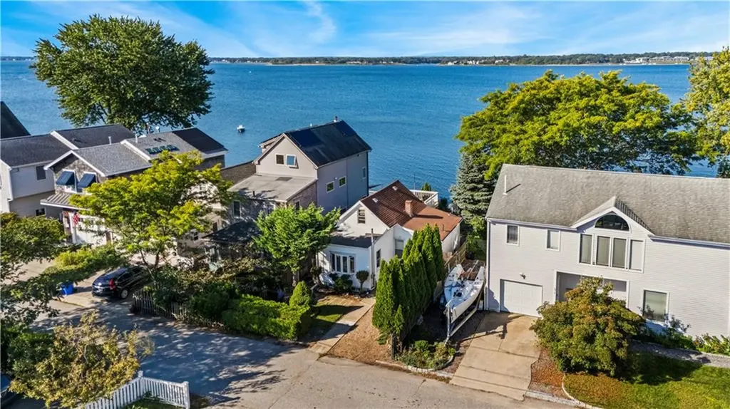 41 White Avenue East Providence RI 02915