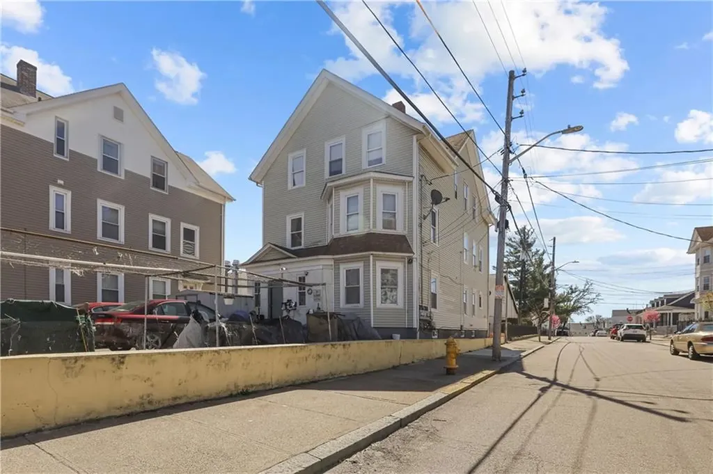 58 Lawn Avenue Pawtucket RI 02860