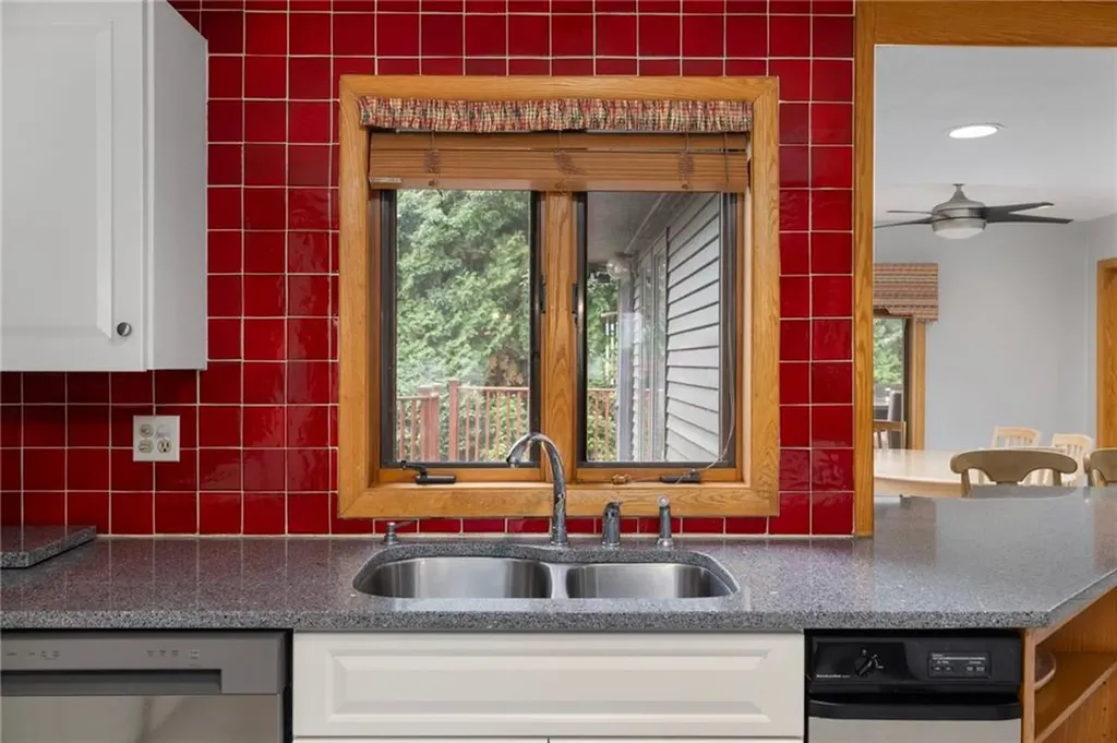 788 Namquid Drive Warwick RI 02888