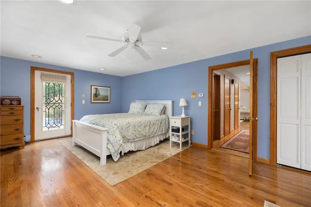 788 Namquid Drive Warwick RI 02888