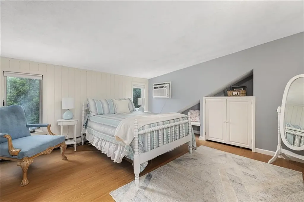 788 Namquid Drive Warwick RI 02888