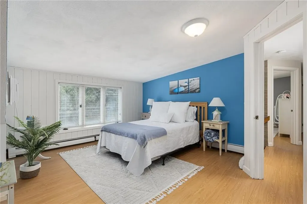 788 Namquid Drive Warwick RI 02888