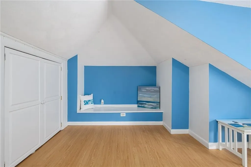 788 Namquid Drive Warwick RI 02888