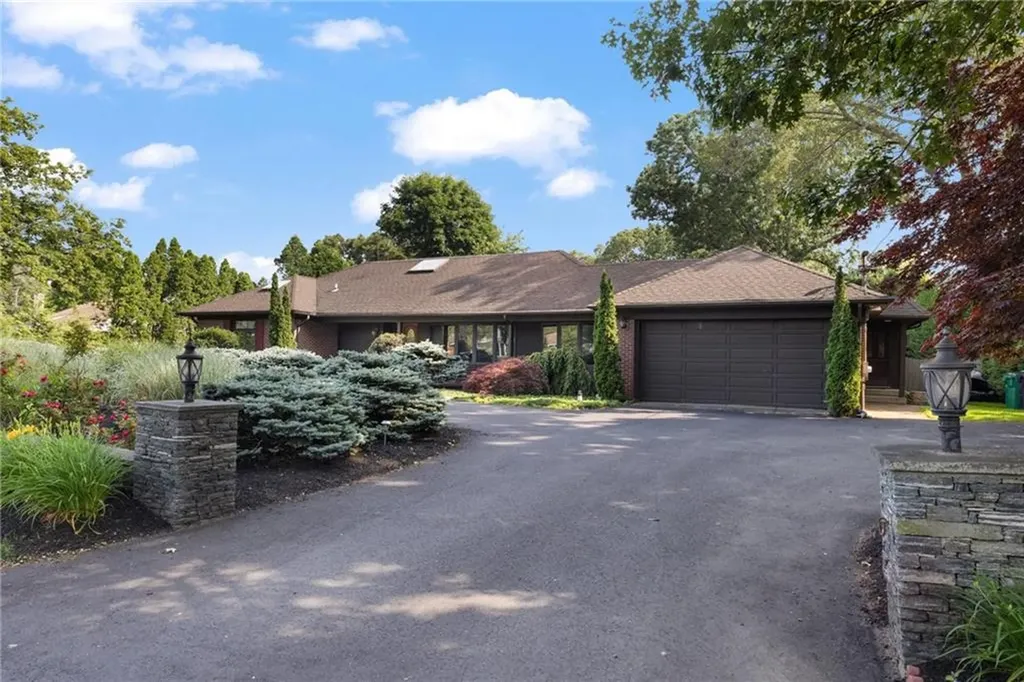 788 Namquid Drive Warwick RI 02888