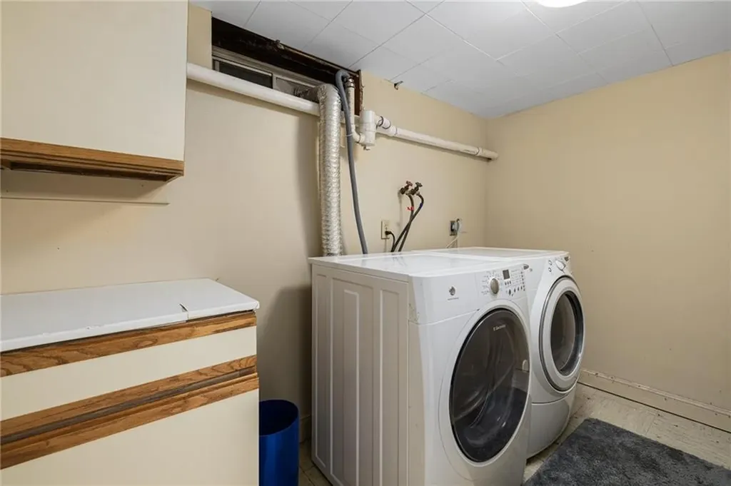 788 Namquid Drive Warwick RI 02888