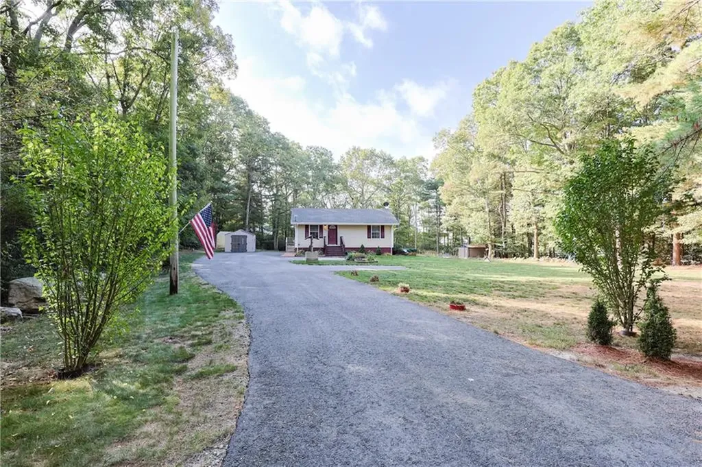 843 Bulgarmarsh Road Tiverton RI 02878