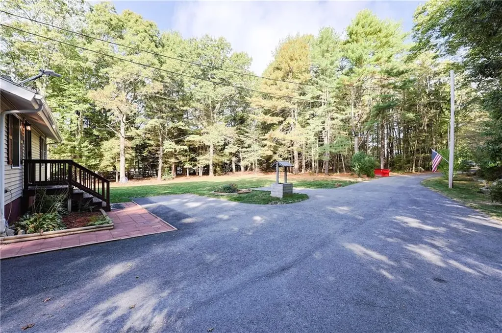 843 Bulgarmarsh Road Tiverton RI 02878