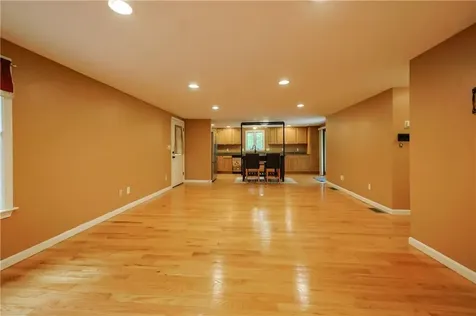 843 Bulgarmarsh Road Tiverton RI 02878