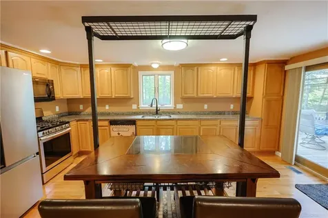 843 Bulgarmarsh Road Tiverton RI 02878