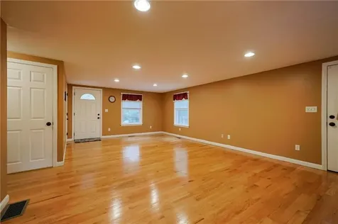 843 Bulgarmarsh Road Tiverton RI 02878