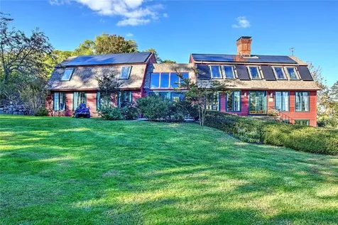 75 Macomber Lane Portsmouth RI 02871