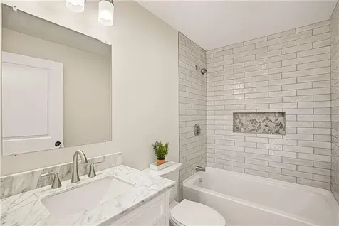 19 Cows Path Middletown RI 02842