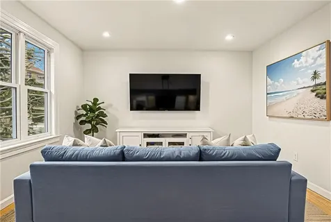 19 Cows Path Middletown RI 02842