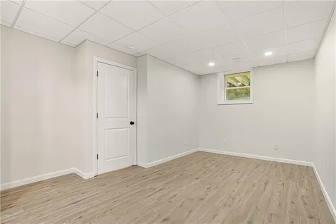 19 Cows Path Middletown RI 02842