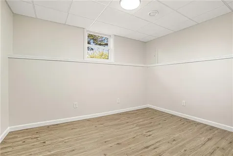 19 Cows Path Middletown RI 02842