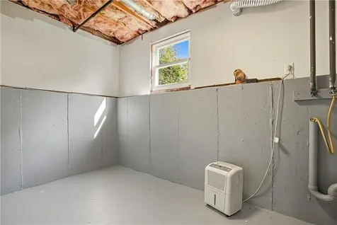 19 Cows Path Middletown RI 02842