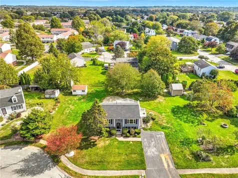 19 Cows Path Middletown RI 02842