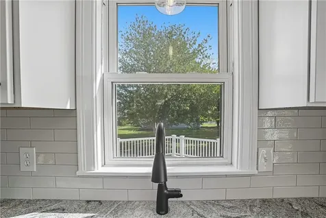 19 Cows Path Middletown RI 02842