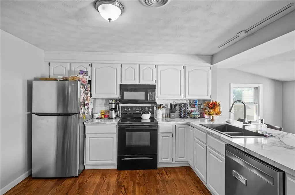 68 Everett Street Warren RI 02885