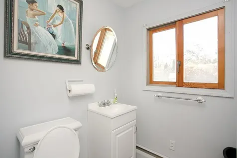 1994 East Main Road Portsmouth RI 02871