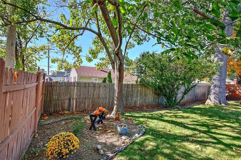 18 Tuscola Avenue North Providence RI 02904