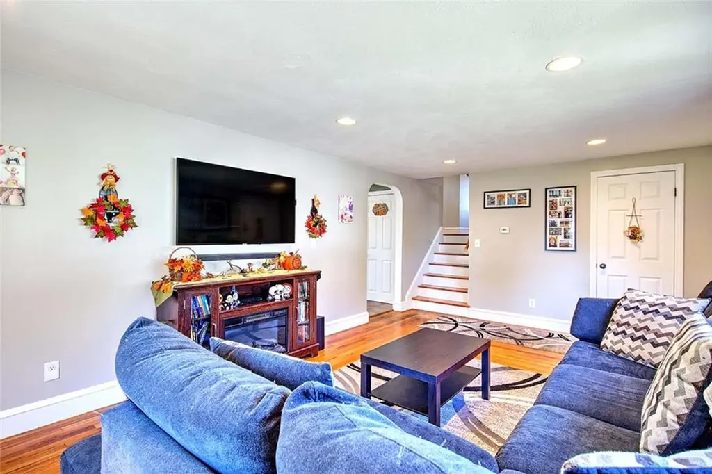 18 Tuscola Avenue North Providence RI 02904