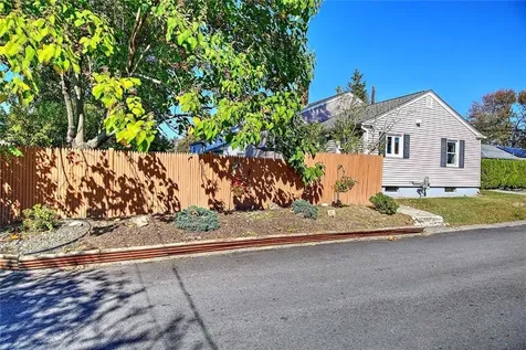 18 Tuscola Avenue North Providence RI 02904