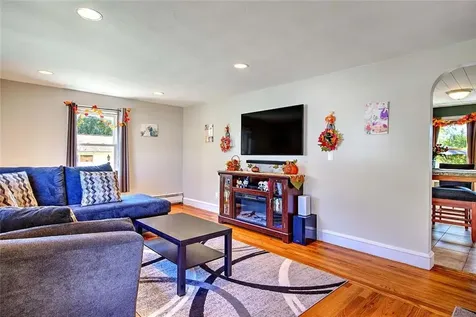 18 Tuscola Avenue North Providence RI 02904