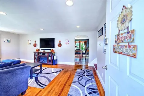 18 Tuscola Avenue North Providence RI 02904