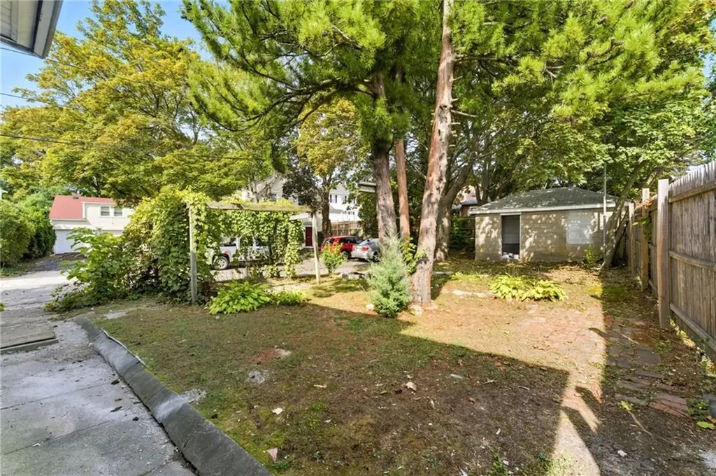 20 Brush Hill Road Providence RI 02909