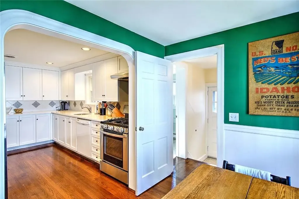 15 Goldsmith Street Providence RI 02906