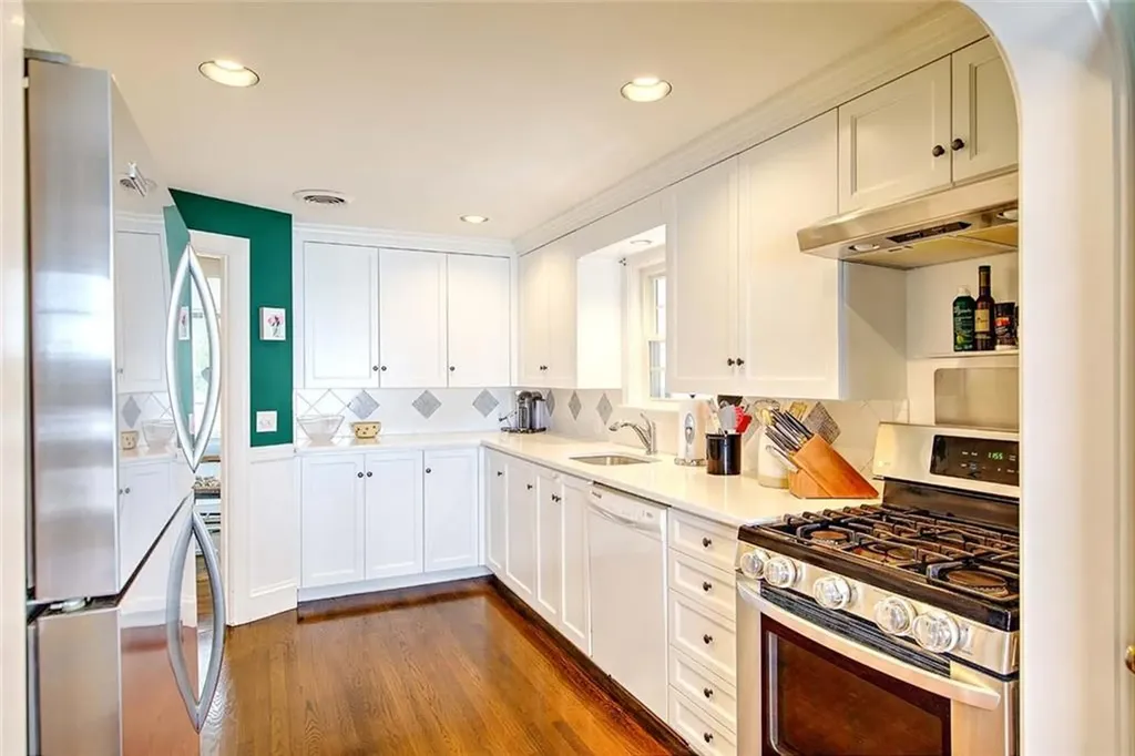 15 Goldsmith Street Providence RI 02906