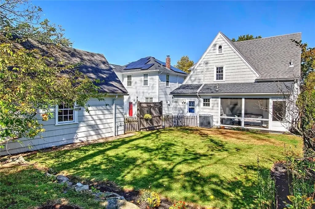 15 Goldsmith Street Providence RI 02906