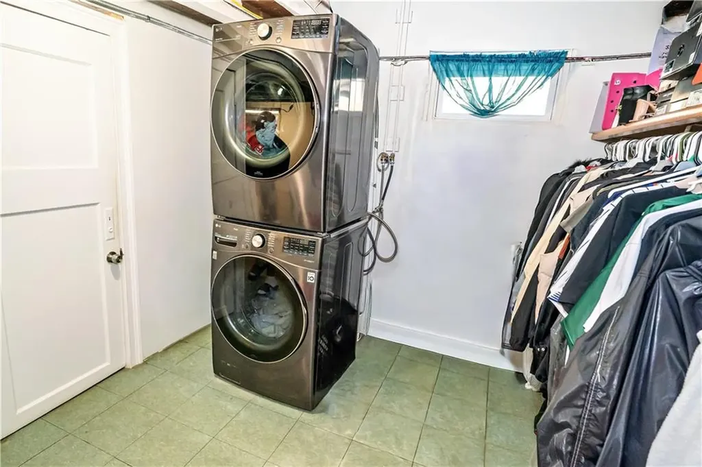 154 Camden Avenue Providence RI 02908