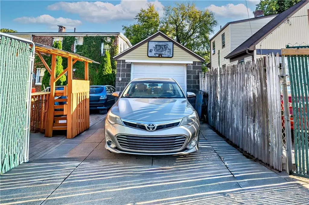 154 Camden Avenue Providence RI 02908