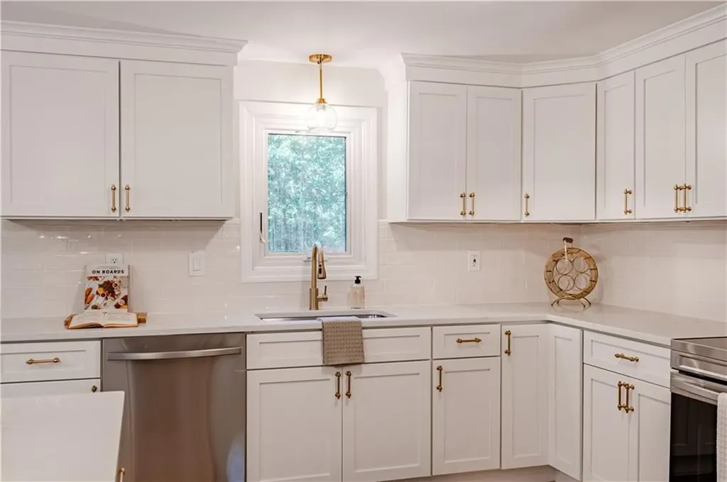 20 Indian Trail Charlestown RI 02813