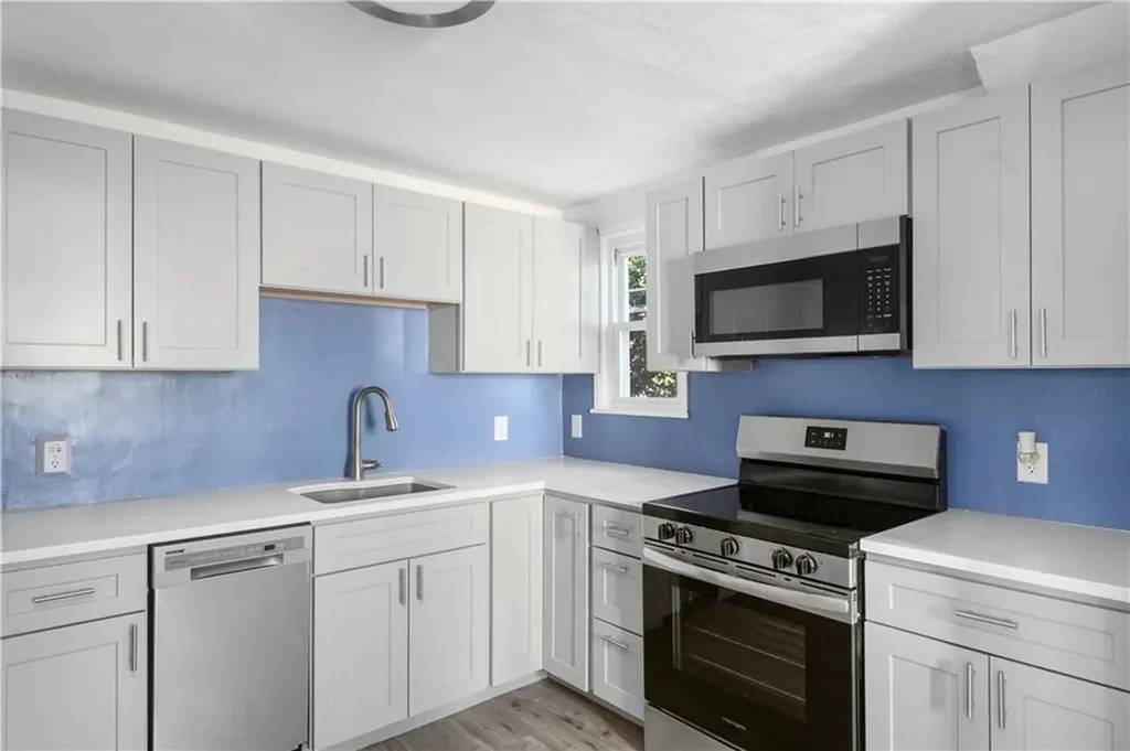 349 Boulevard Middletown RI 02842