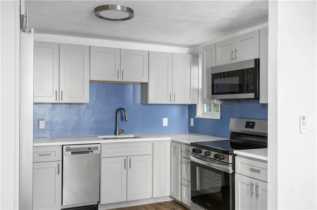 349 Boulevard Middletown RI 02842