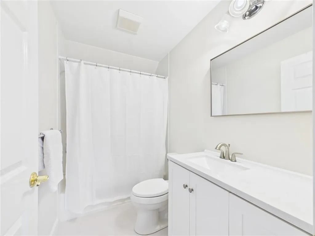 30 Taggart Court East Greenwich RI 02818